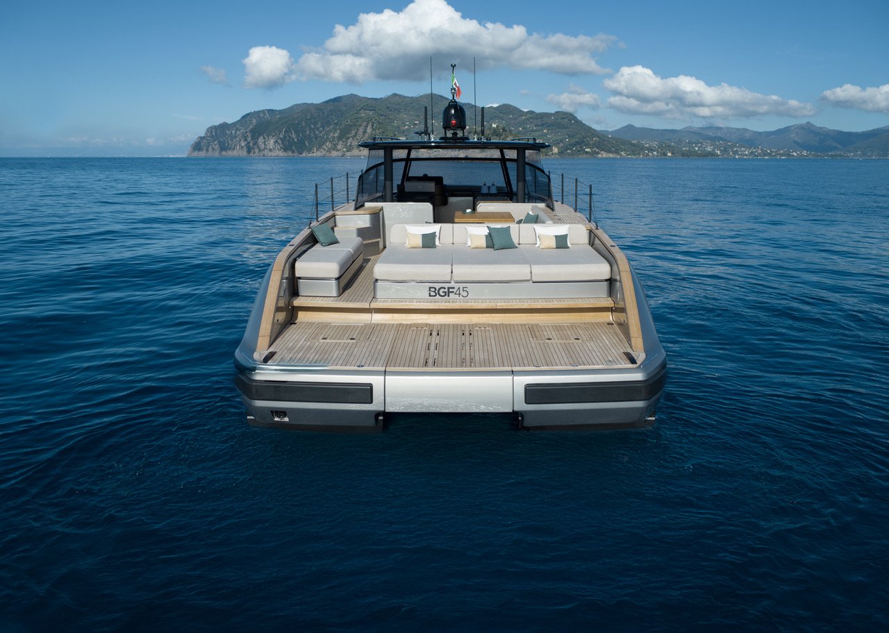 Foil-Assisted Hull Technology